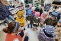 Wizyta w Strzyżowskiej Zielarni i zakup herbatek dla Seniorów